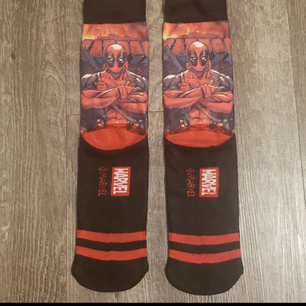 Deadpool socks - Picture 3 of 3